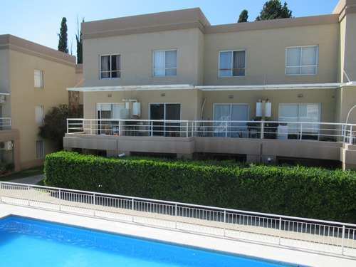 Imagen 2 de 14 de Duplex Venta 2 Ambientes Cochera Jardines De Saravi Pilar