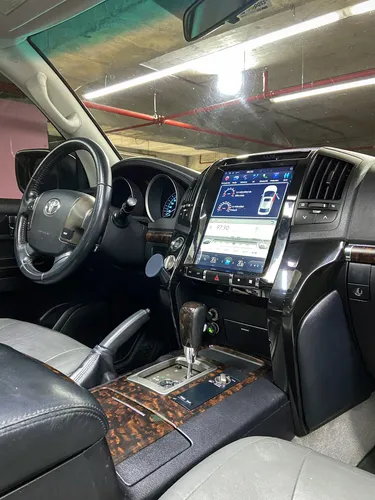 Toyota Land Cruiser V8 VX LC200 IMPERIAL 4X4 4.7 AT
