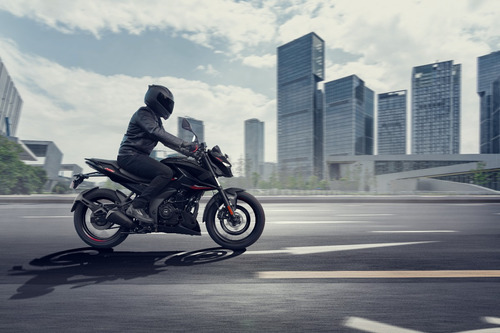 Imagen 8 de 25 de Bajaj Rouser N250 Nueva Motozuni M. Grande