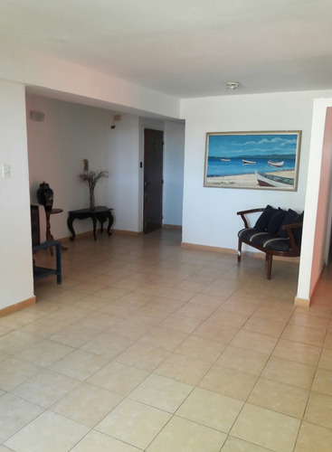 Imagen 3 de 5 de Amplio Apartamento En Cumboto Norte 0412 3416301 Diciembre 2022.