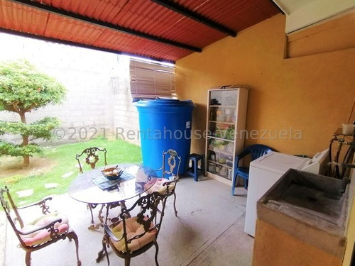 Imagen 23 de 30 de Casas En Venta El Amanecer Cabudare Lara. 3 Habitaciones 2 Baños 2 P/e Cod # 22 - 7781 Katty Vasquez Rentahouse 412 - 1498654 Contactame! Excelente Precio De Oportunidad E Inversion. Negociable !!!