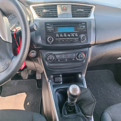 Nissan Sentra 1.8 Sense Mt