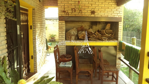 Chalet En Playa Grande- Ref: 2710