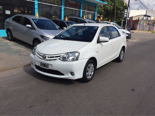Toyota Etios 2015 1.5 Xs 4 P Con 18.600km
