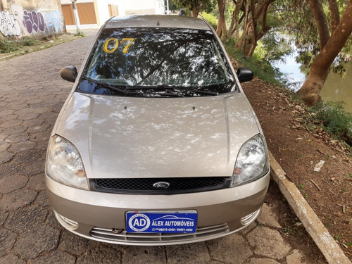 Imagem 2 de 7 de Ford Fiesta