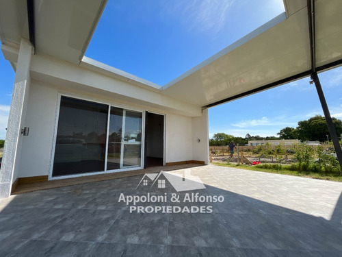 Casa En Juan Lacaze (código 354)