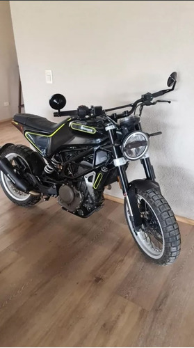 Vendo O Permuto Husqvarna Svartpilen 401