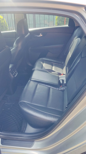 Kia Cerato 1.6 EX FULL 4X2 HB 6AT 5P