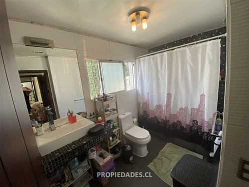 Casa En Venta De 4 Dorm. En Las Condes
