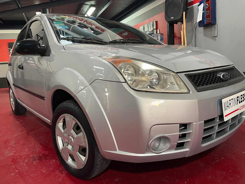 Imagen 15 de 16 de Ford Fiesta 2009 1.6 Ambiente Mp3