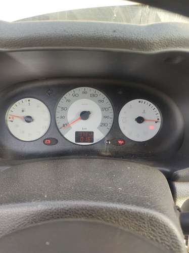 Imagem 3 de 8 de Renault Clio 2008 1.0 16v Authentique Hi-flex 3p