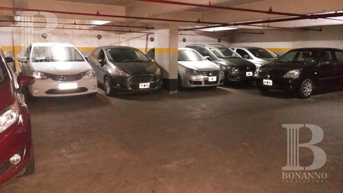 Imagen 5 de 8 de Venta Garage - Microcentro