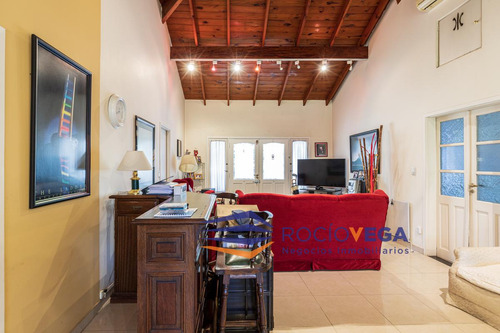 Casa En Venta En Country Banco Provincia Francisco Álvarez Moreno