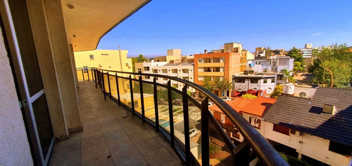 Imagen 10 de 30 de Venta-centro- Av. San Martín- Carlos Paz- Departamento De Categoría- 2 Dormitorios- 1 En Suite-cochera-balcón- Edificio Etoile 2- Amenities-pileta