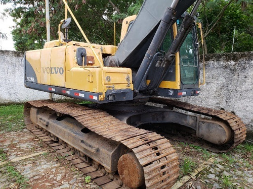 Escavadeira Volvo Ec 210 Ano 2010 Horímetro 5.680