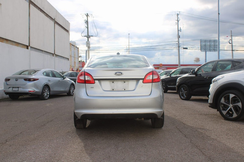 Imagen 5 de 9 de Ford Fiesta 2013 1.6 Se 5vel Sedan Mt