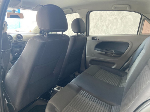 Imagem 14 de 15 de Volkswagen Gol 1.6 Mi Highline 8v