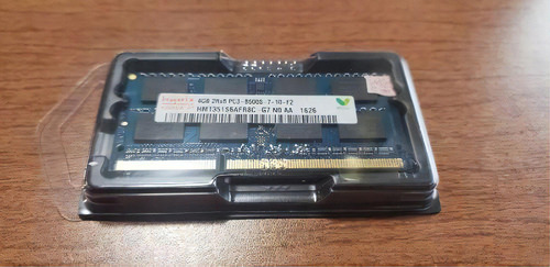 Memoria RAM  4GB 1 SK hynix HMT351S6AFR8C-G7