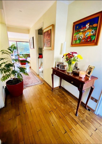 Casa En Venta De 4 Dorm. En La Reina