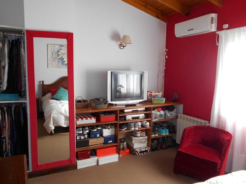 Alq X Temp: Chalet En Dos Plantas De 4 Dorm, Doble Garage, D