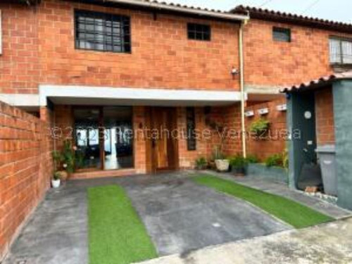 #24-2484  Espectacular Townhouse En Llano Alto 