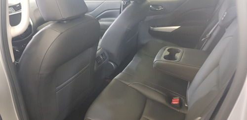 Imagen 13 de 15 de Autos Y Camionetas Renault Alaskan Toyota Hilux Vw Amarok E