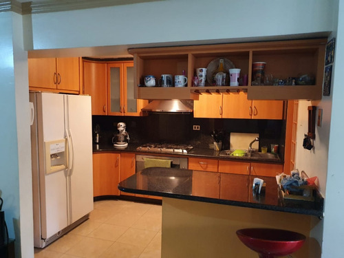 Imagen 1 de 13 de Apartamento En Alquiler En El Parral Residencias Gilma Completamente Amoblado (hg)