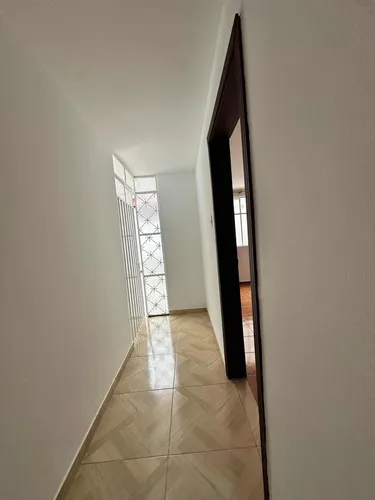 Apartamento De 2 Habitaciones Y 1 Baño Con Un Un Patio Grand