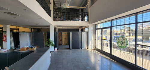 Local Comercial En Esquina 1091 M² S/ 3 Lotes - Libertad