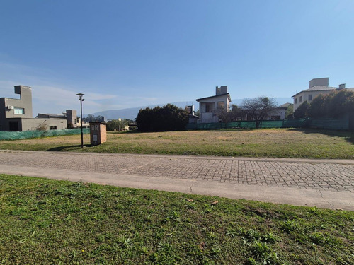 Terreno En Bº Cº La Emilia