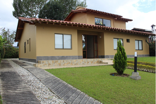 Casa En Venta En Rionegro, Sector San Antonio De Pereira