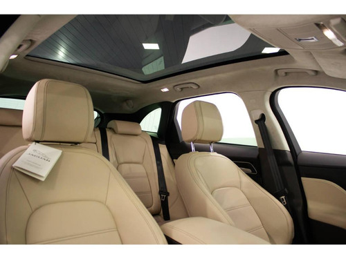 Jaguar F-pace Prestige 2.0d