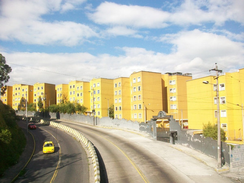 Departamento Reformado En  Conjunto Residencial Torres De Aranjuez- Quito