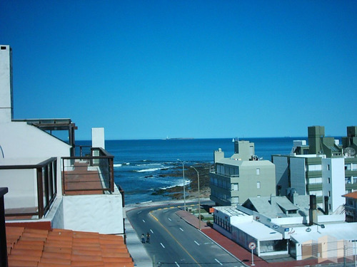 Imagen 27 de 30 de A Metros De La Playa