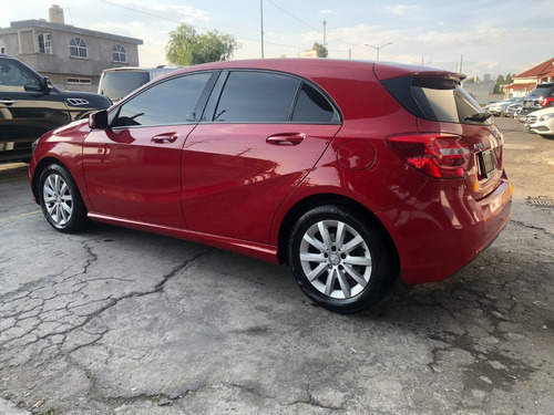 Imagen 6 de 14 de Mercedes Benz A180 Cgi 2015 Rojo