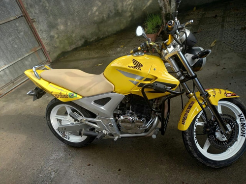 Imagem 3 de 6 de Honda Esportiva