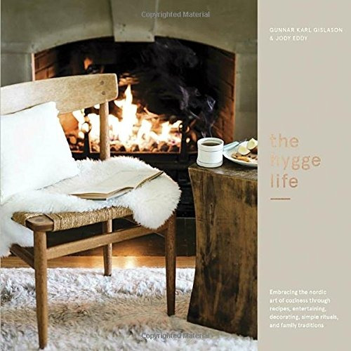 Book : The Hygge Life: Embracing The Nordic Art Of Cozine...