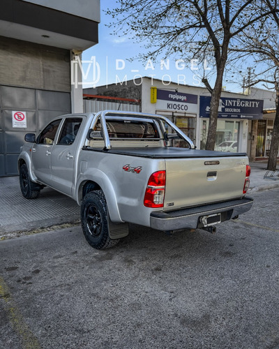 Imagen 4 de 14 de Toyota Hilux Sr 4x4 3.0tdi