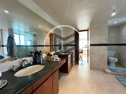 Departamento En Venta En La Enramada De 297 M2