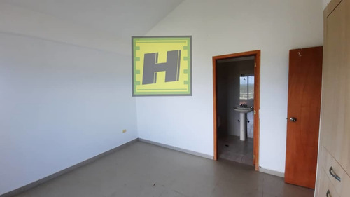 Imagen 10 de 12 de Penthouse A Estrenar En Res. Marian Suites Tucacas Oferta