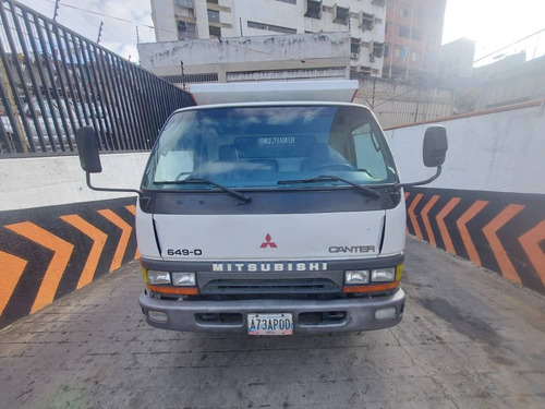 Imagen 10 de 12 de Mitsubishi Canter