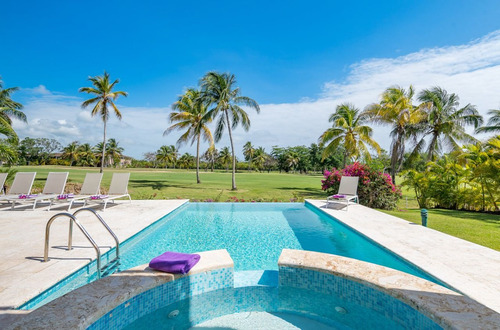 Lujosa Villa Amueblada De 5 Habitaciones En Punta Cana, Cocotal Golf And Country Club