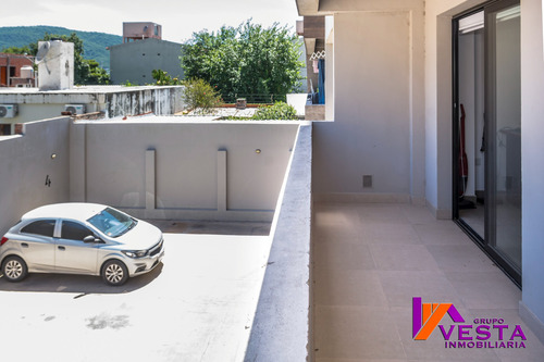 Venta Departamento De Categoria 1 Piso Con Cochera