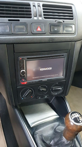 Volkswagen Bora 2001 2.0 Comfortline 4p