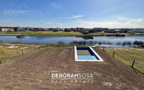 Hermosa Casa A La Venta En El Naudir - Aguas Privadas