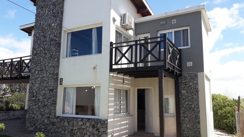 Imagen 1 de 14 de Magnifica Casa De 5 Ambientes En Venta Frente Al Mar En Villa Gesell