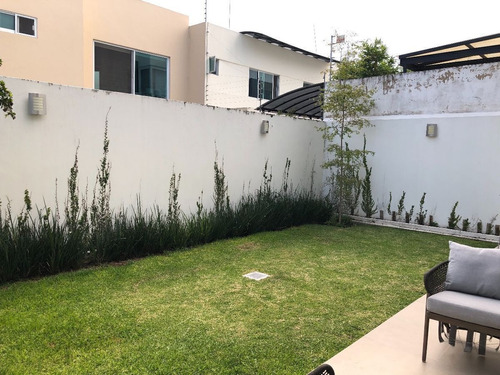 Imagen 10 de 30 de Casa En Residencial Parque Virreyes, Espacios Amplios E Iluminados, Cocina Incluye Refrigerador Horno Y Horno De Microondas Marca Frigidaire Tiene Jacuzzy Grande Exactamente Lo Que Buscas.