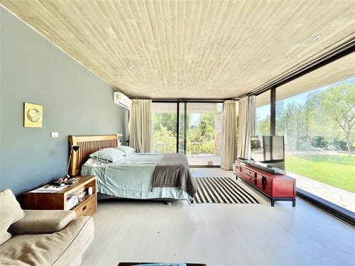 Casa En Venta De 4 Dorm. En Colina