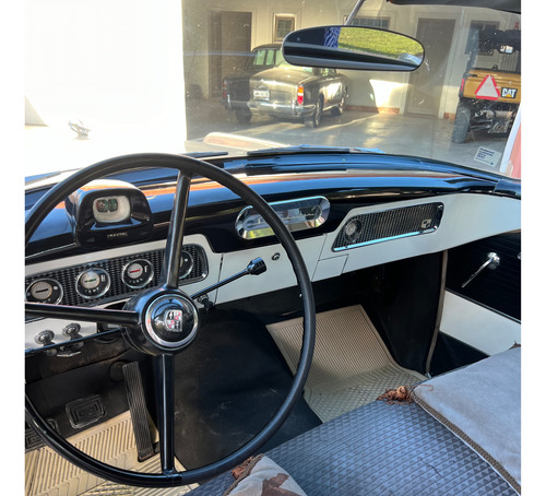 Carro Clásico Studebaker Modelo Commander