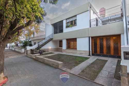 Venta Casa + Depto Barrio Los Naranjos Cordoba
